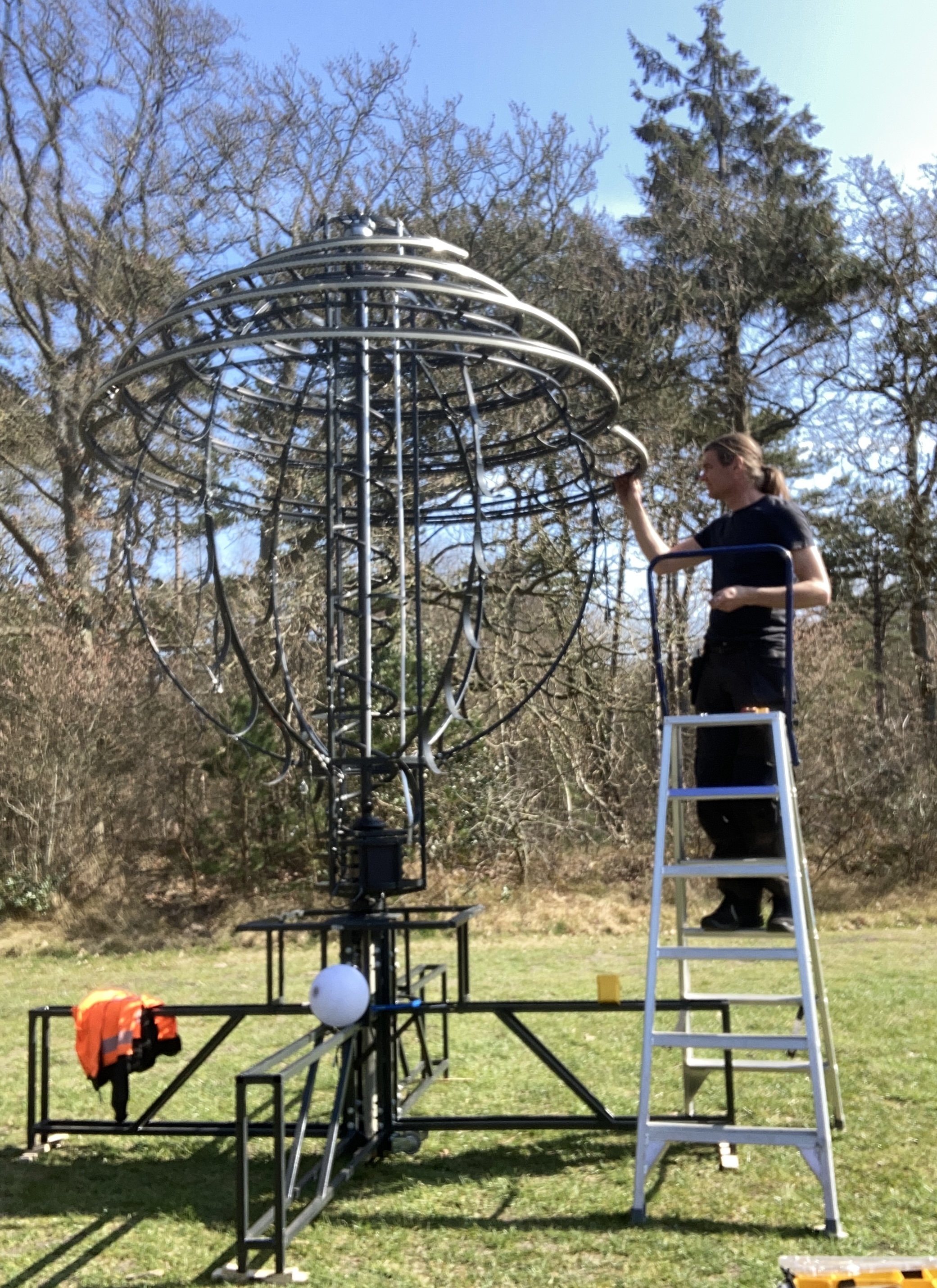 Marbles — structure during daytime assembly